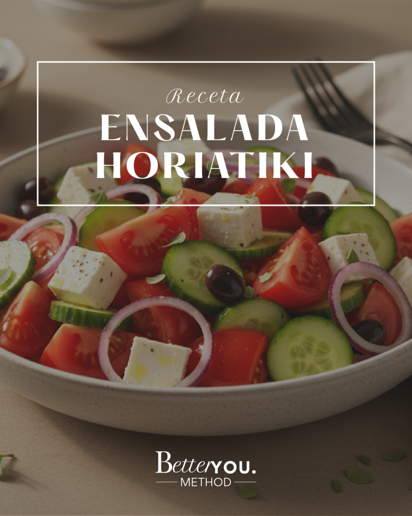Ensalada Horiatiki fresca estilo griego saludable